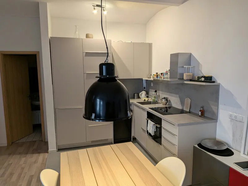 Voll möblierte, 2-Zimmer-Wohnung im ruhigen Hinterhof — photo 1